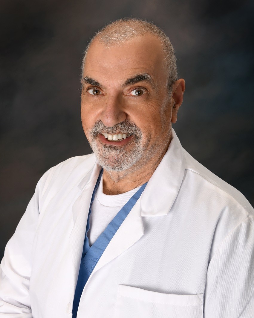 dr._caruso_professional_headshot_2024_850pxl
